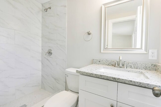 Foto del edificio - 6813 Tuttle St