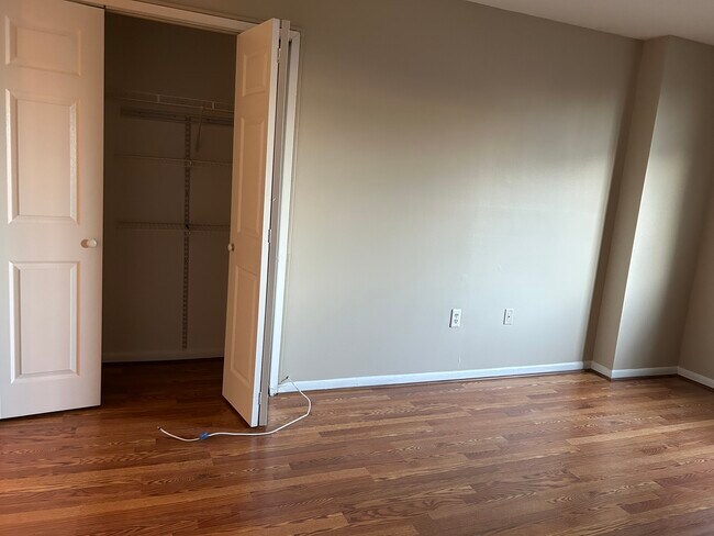 Segundo dormitorio con armarios dobles - 115 Polifly Rd