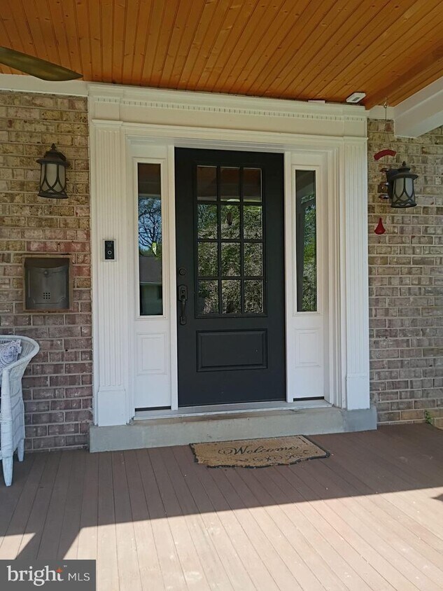 Foto del edificio - 9802 Haviland Ct