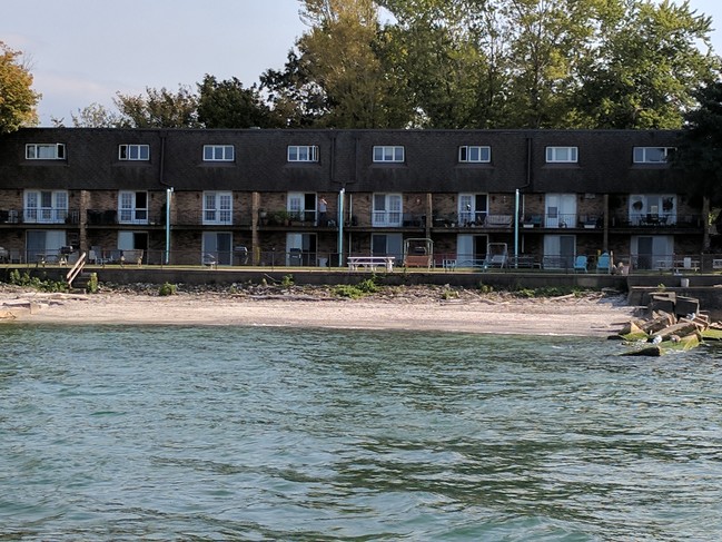 Building Photo - Lake Erie Townhomes