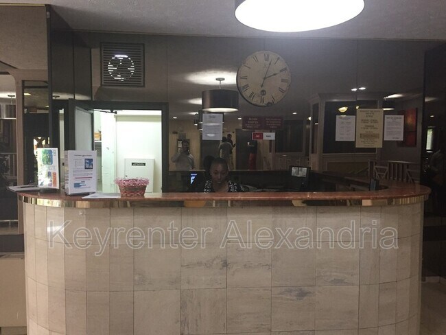 Foto del edificio - 1011-1121 Arlington Blvd
