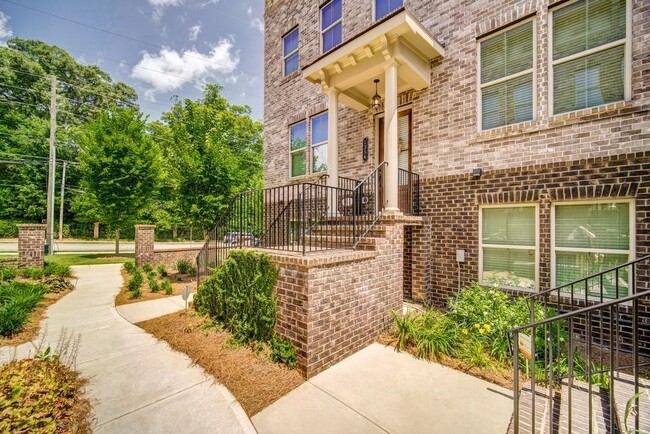 Building Photo - 1256 Virginia Ct