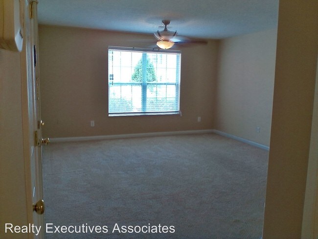 Building Photo - 1643 Maple View Way