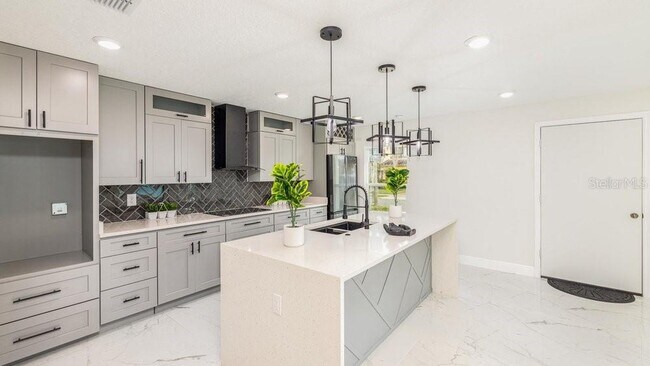 Foto del edificio - 1414 E Harding St