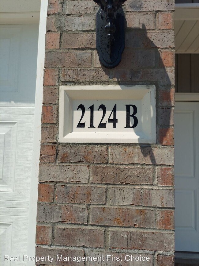 Foto del edificio - 2 br, 2.5 bath House - 2124 Ingalls Lane S...