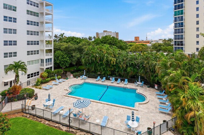 Foto del edificio - 1000 Lowry St