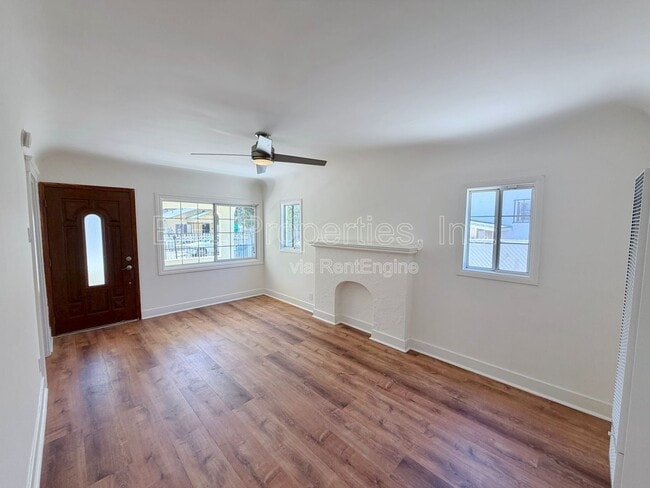 Building Photo - 2407 Fernleaf St