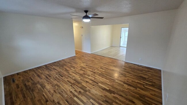 Foto del edificio - 1472 E Berkeley St