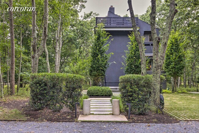 Building Photo - 489 Great Hill Rd