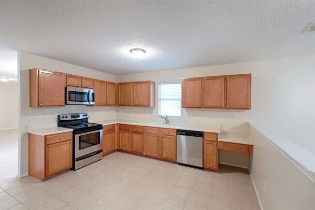 Building Photo - 4604 Bellcrest Dr