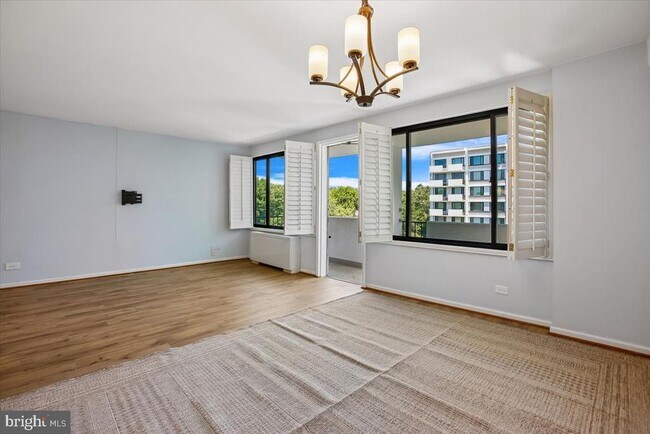 Foto del edificio - 4501 Arlington Blvd