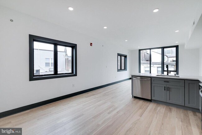 Foto del edificio - 555 N Lawrence St