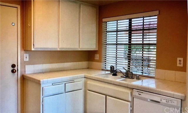 Building Photo - 1213 E Palm Dr