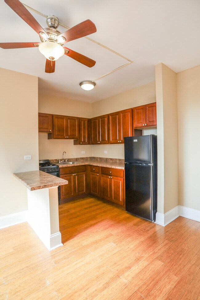 Foto del edificio - 5326 S Cornell Ave