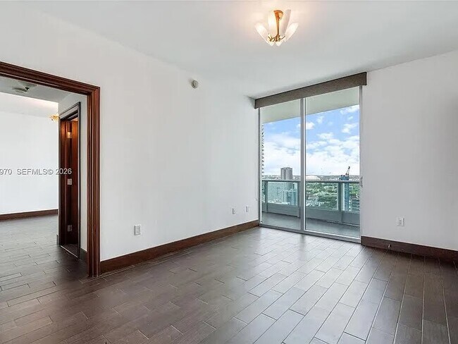 Building Photo - 900 Biscayne Blvd