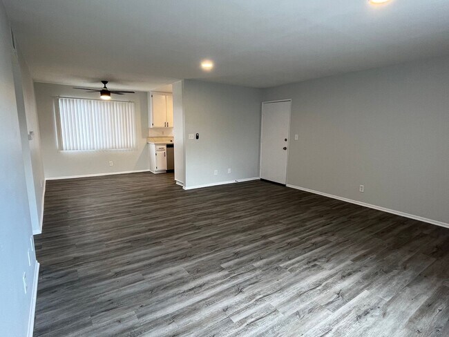 Foto del interior - 6651 Haskell Ave