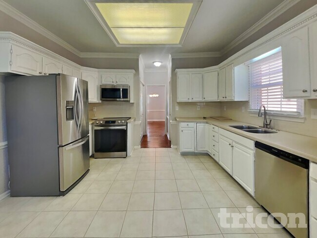 Building Photo - 6013 Rittenhouse Rd