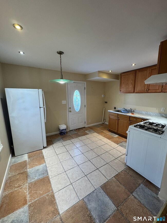 Building Photo - 117 Dupont Pl