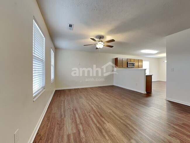 Building Photo - 2555 Samantha Dr