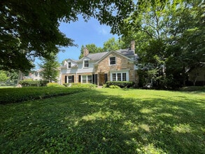 Building Photo - 317 E Westfield Blvd