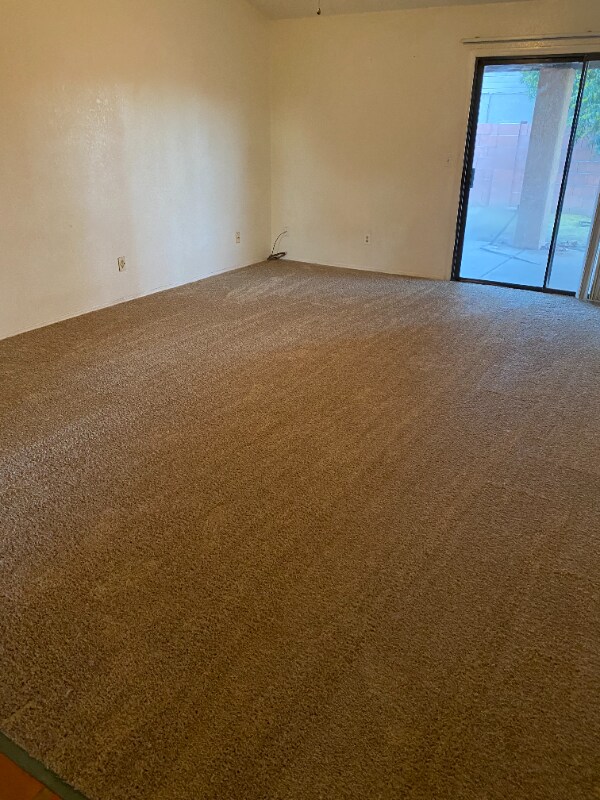 Building Photo - 7840 N Viewpointe Cir
