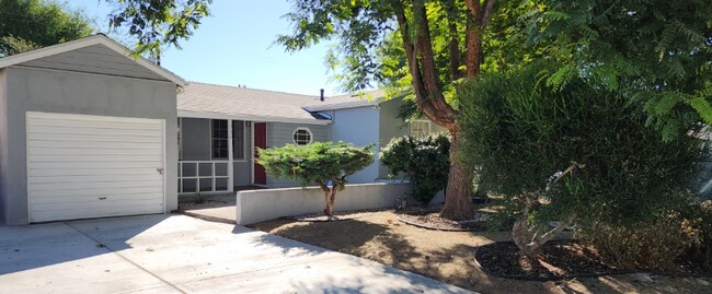 Building Photo - 716 N Parish Pl