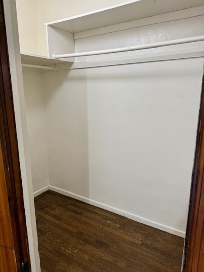 Building Photo - 1844 E 5th St.