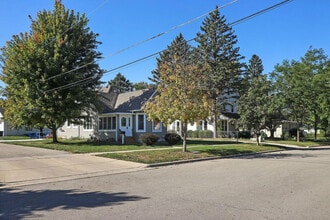 Building Photo - 922 Sage St