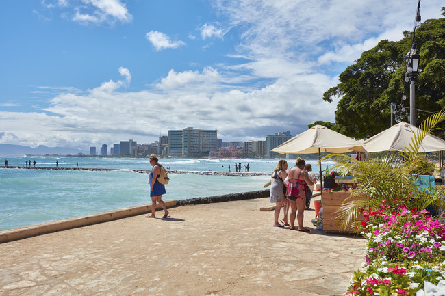 Enjoy Beachfront Cafes - 201 ?Ohua Ave