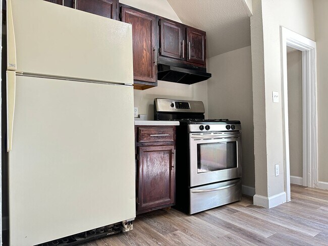 Foto del edificio - Updated 3 Bedroom 1,800 SQFT Home for Rent