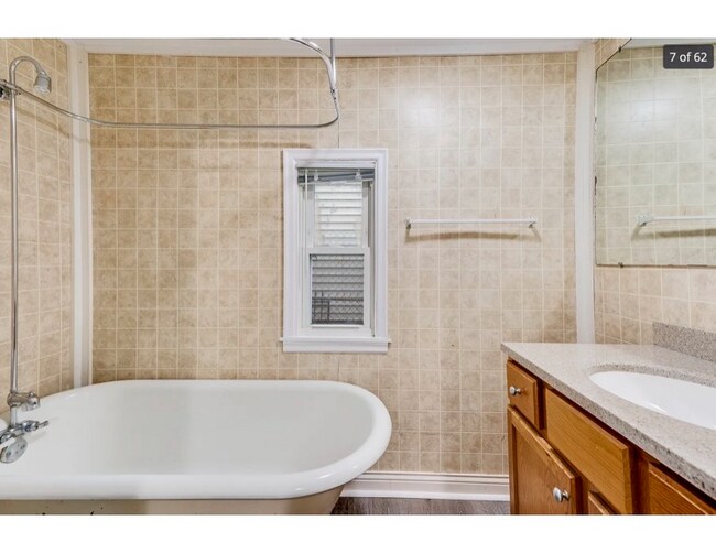 Foto del edificio - 994 Iglehart Ave