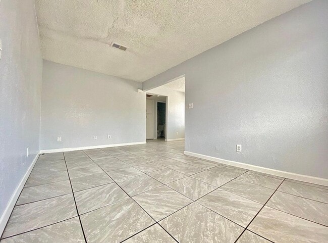 Foto del edificio - 1313 Bernard St