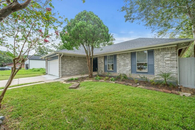 Foto del edificio - 5141 Shady Oaks Ln