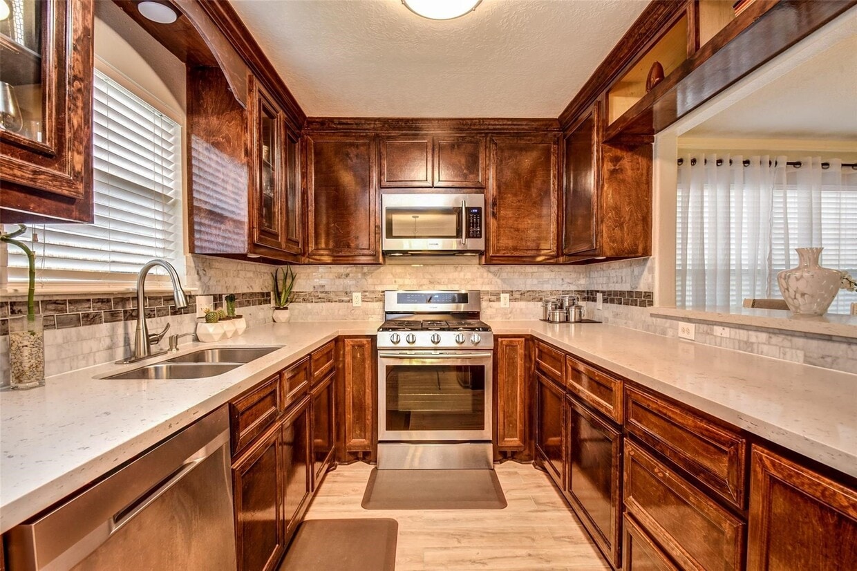 Building Photo - 21922 Paril Creek Dr