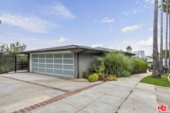 Building Photo - 350 Chautauqua Blvd
