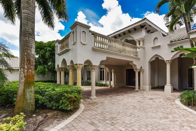 Building Photo - 18105 Long Lake Dr