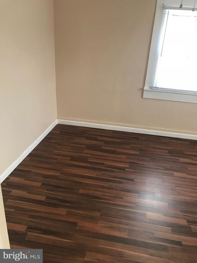 Foto principal - 2705 E Somerset St