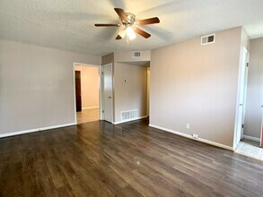 Building Photo - 1304 Sunnyside Ave