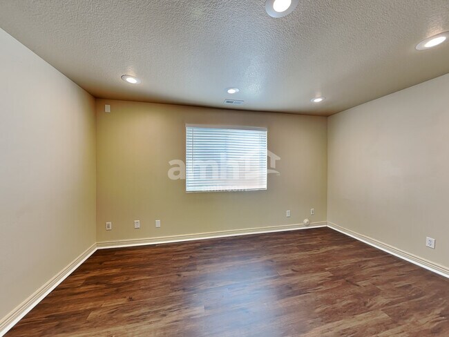 Foto del edificio - 1674 Dean Avenue