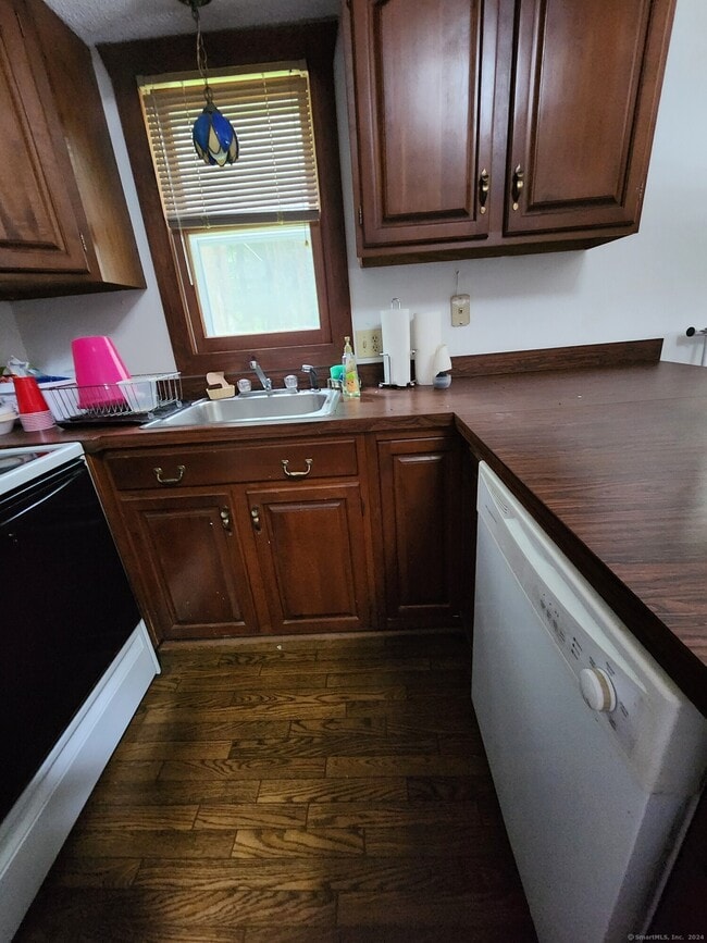 Building Photo - 192 Laurel Hill Dr