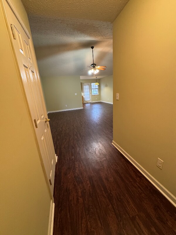 Foto del edificio - 139 Fox Creek Ct