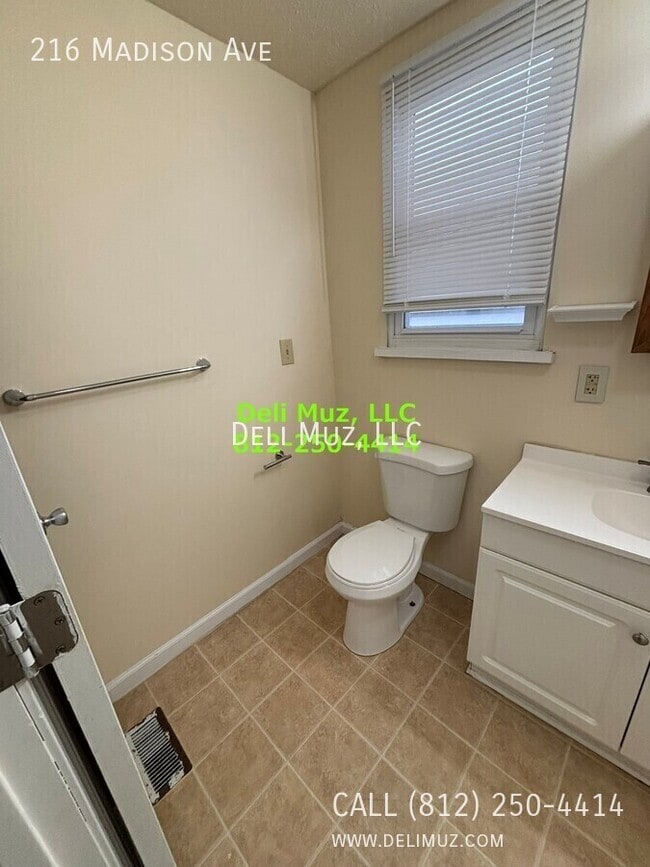 Foto del edificio - 216 Madison Ave