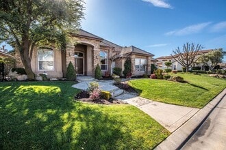 Building Photo - 1553 E Golden Valley Way