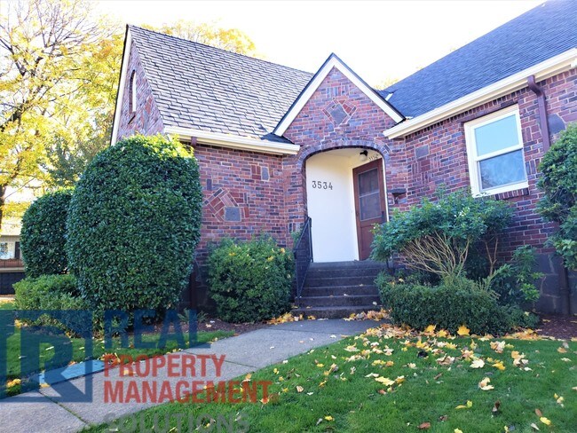 Building Photo - Charming English Tudor in Eastmoreland