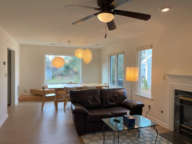 Foto del edificio - 3138 Mollifield Ln