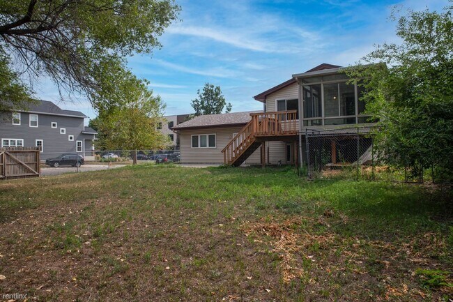 Foto del edificio - 4 br, 2 bath House - 350 Fillmore Street NE