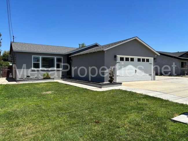 Building Photo - 6056 Walnut Ave