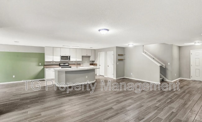 Building Photo - 2651 Firethorn Ave