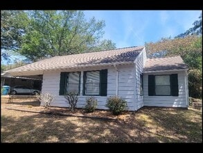 Building Photo - 1705 Lilac Cir