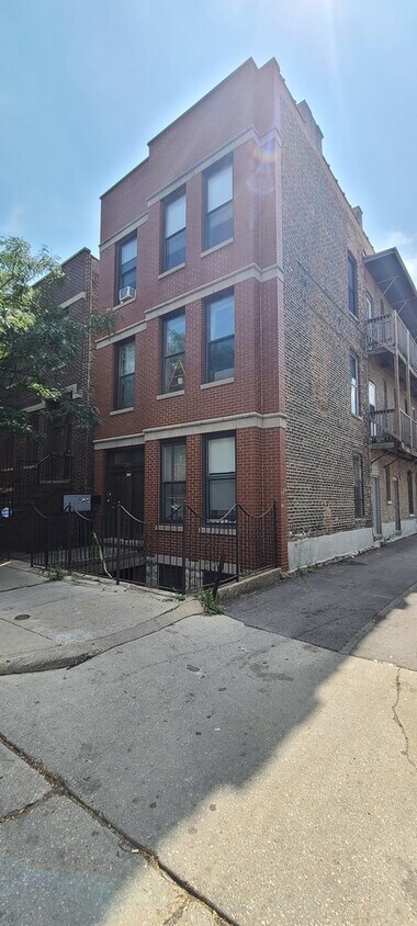 Primary Photo - 1149 W Taylor St